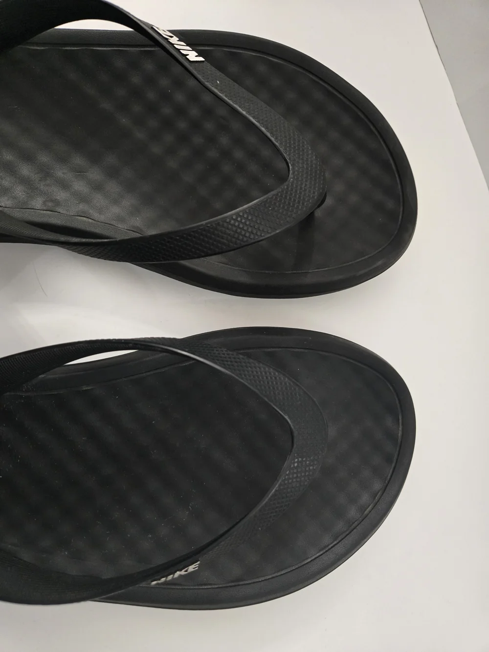 Nike On Deck Flip Flops Men’s Size 12 Black Thong Sandals